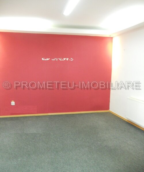 Piata Iancului, metrou, vila P+1E+M cu 5 camere, 3 bai